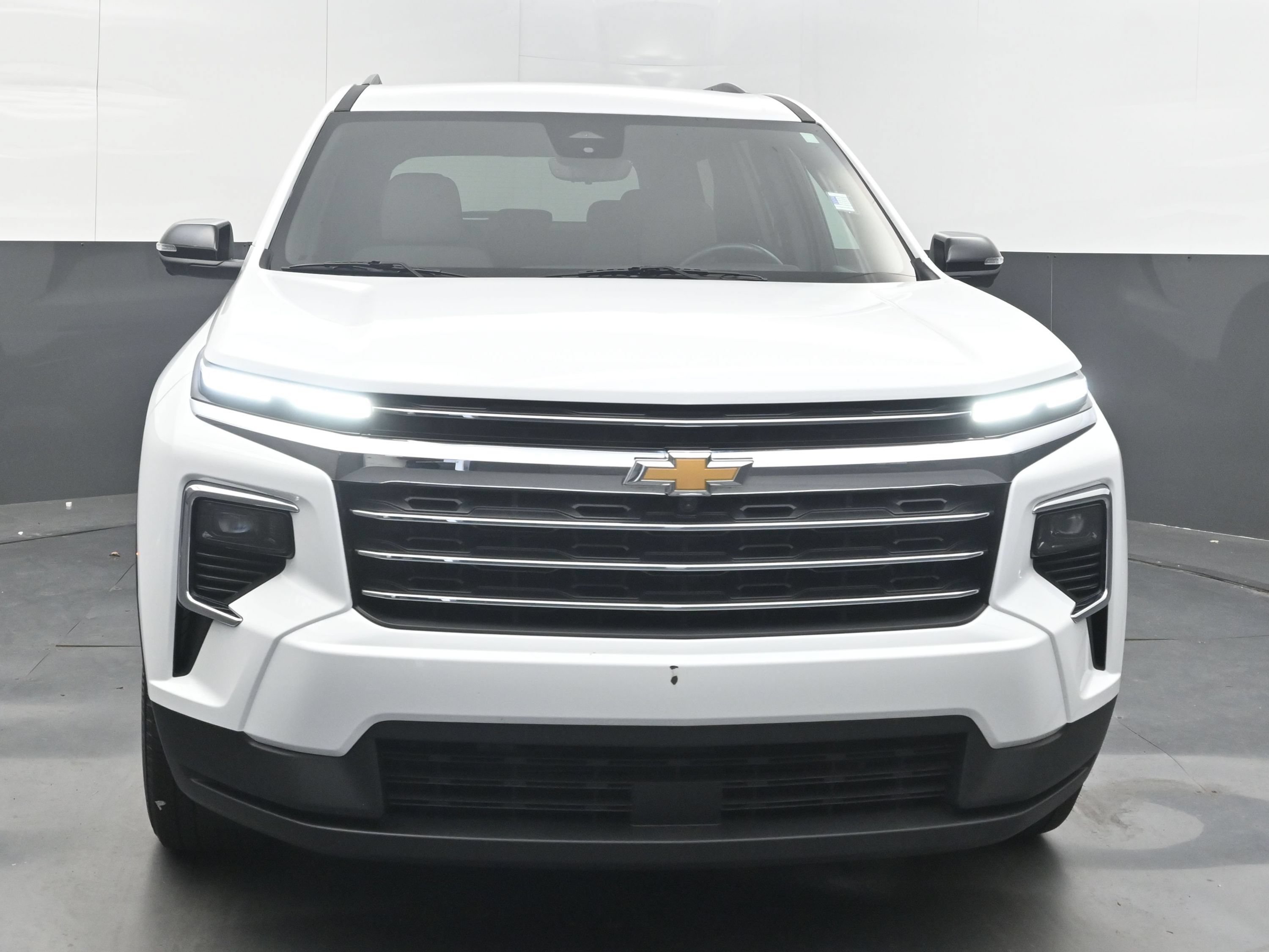 Certified 2026 Chevrolet Traverse LT w/ Driver Confidence Package FWD image 3