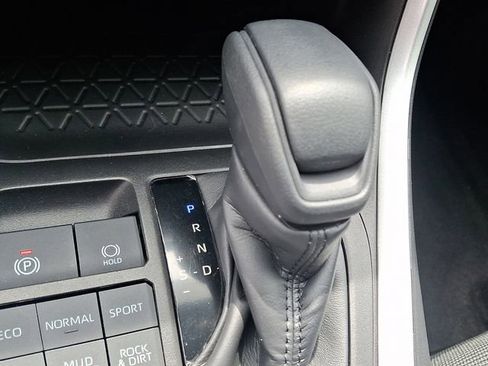 Used 2023 Toyota RAV4 LE AWD/4WD image 15