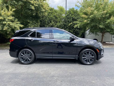 Used 2023 Chevrolet Equinox RS AWD/4WD image 10