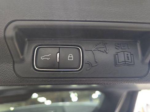 Used 2023 Ford Explorer XLT w/ Equipment Group 202A AWD/4WD image 16