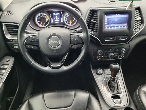 Used 2021 Jeep Cherokee Latitude Plus AWD/4WD image 22