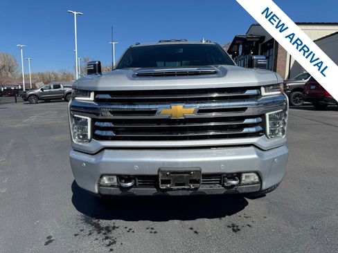 Used 2023 Chevrolet Silverado 2500 High Country w/ Z71 Off-Road Package image 2