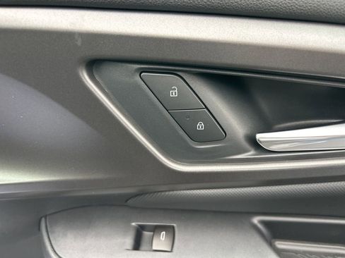 New 2026 Chevrolet Equinox EV LT image 29