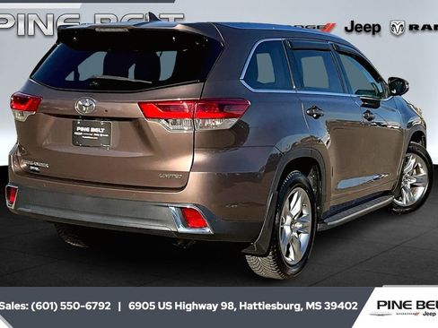 Used 2019 Toyota Highlander Limited image 10