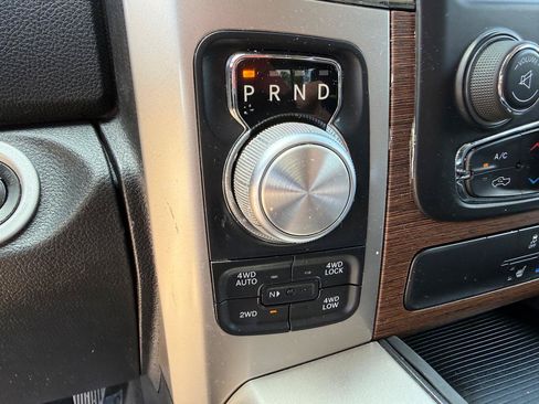 Used 2017 RAM 1500 Laramie w/ Convenience Group AWD/4WD image 21
