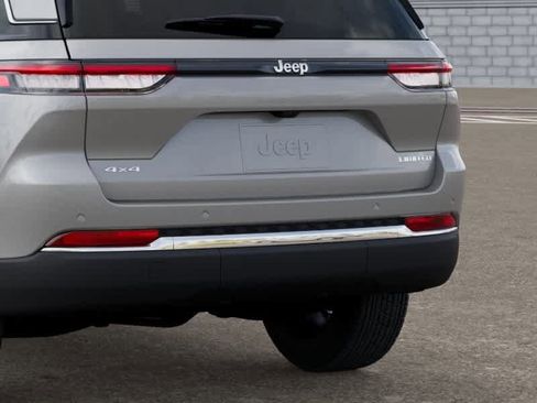 New 2025 Jeep Grand Cherokee Limited image 13