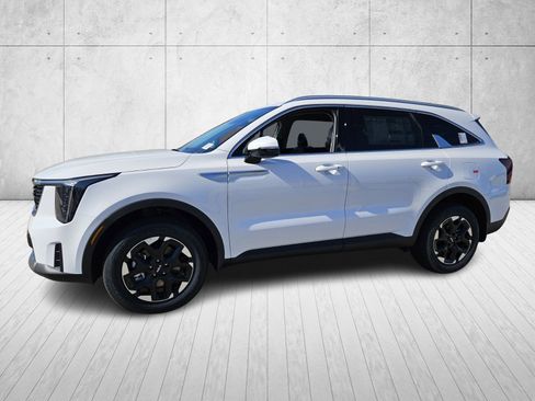 New 2026 Kia Sorento S image 3