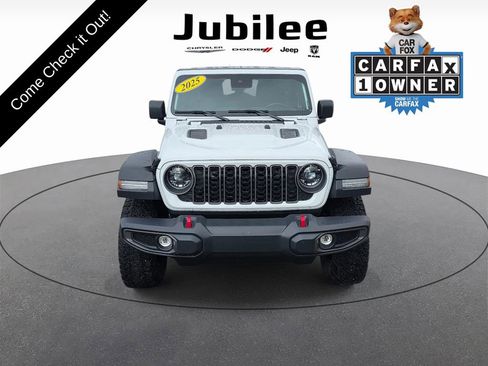 Used 2025 Jeep Wrangler Unlimited Rubicon AWD/4WD image 2