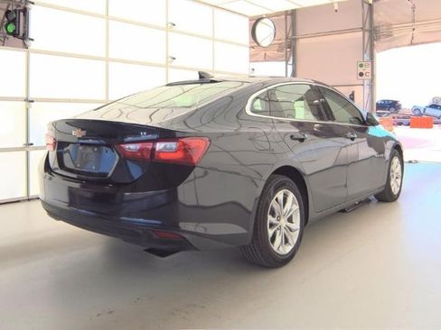 Used 2023 Chevrolet Malibu LT image 2