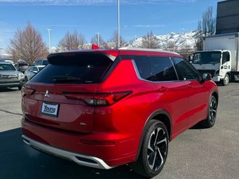 Used 2024 Mitsubishi Outlander SEL image 2