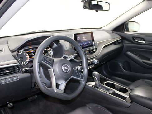 Used 2024 Nissan Altima 2.5 SV FWD image 21