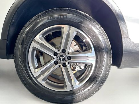 Certified 2022 Mercedes-Benz GLC 300 GLC 300 4MATIC SUV image 30