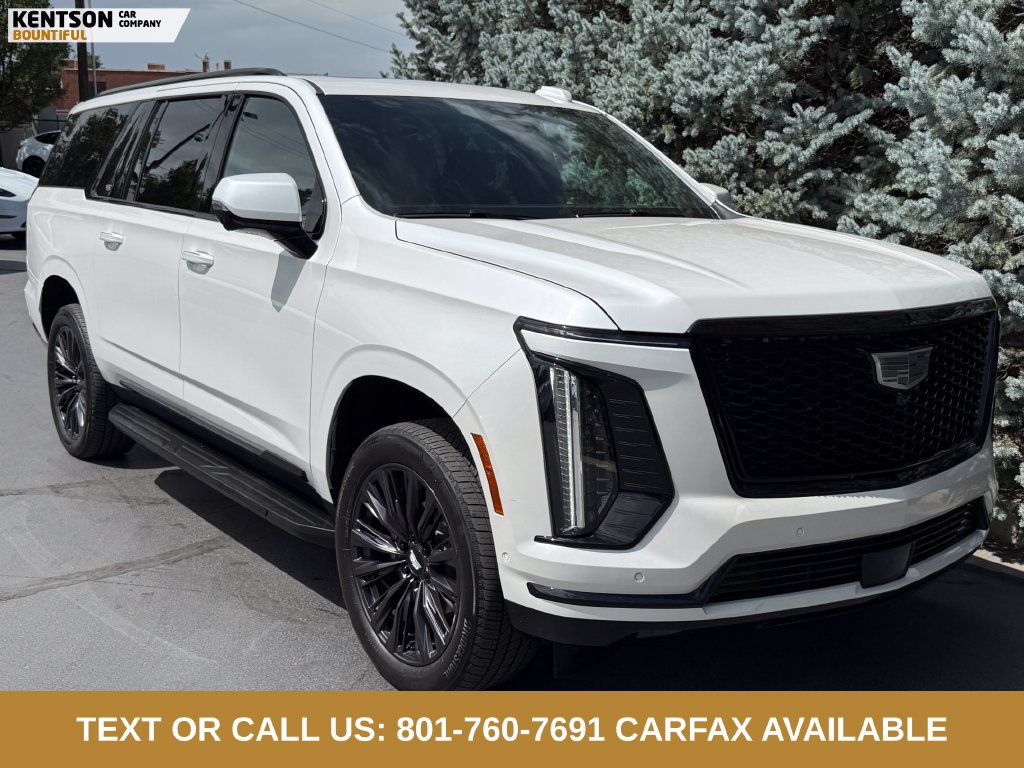Used 2025 Cadillac Escalade ESV Sport w/ LPO, ONYX Package AWD/4WD image 12