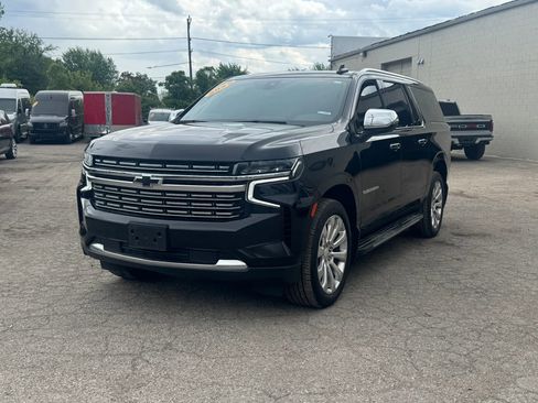 Used 2022 Chevrolet Suburban Premier AWD/4WD image 2