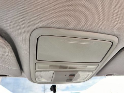 Used 2012 Honda Odyssey LX image 25