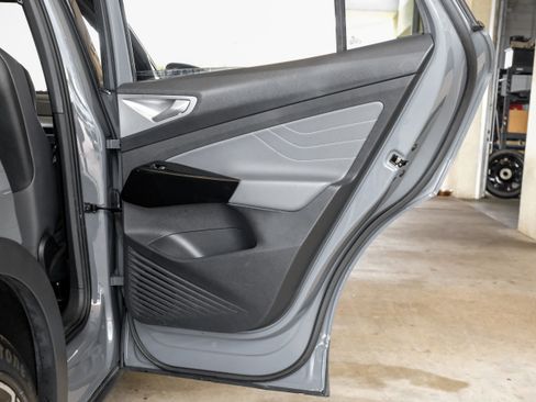 Used 2023 Volkswagen ID.4 Pro S image 48