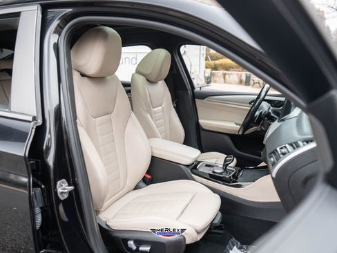 Used 2022 BMW X4 M40i w/ Premium Package image 17