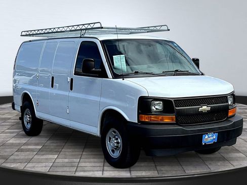 Used 2017 Chevrolet Express 2500 RWD image 1