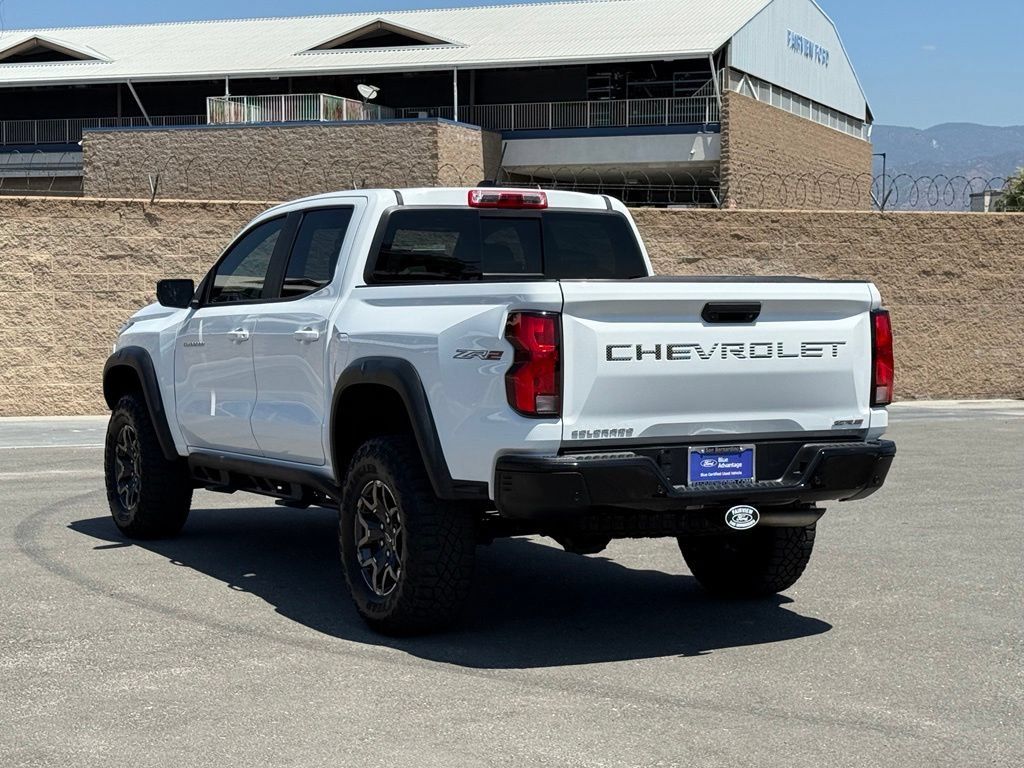 Used 2025 Chevrolet Colorado ZR2 AWD/4WD image 4