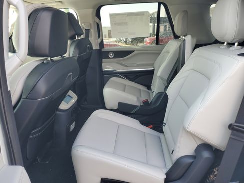 New 2026 Lincoln Navigator Reserve w/ Jet Appearance Package image 26