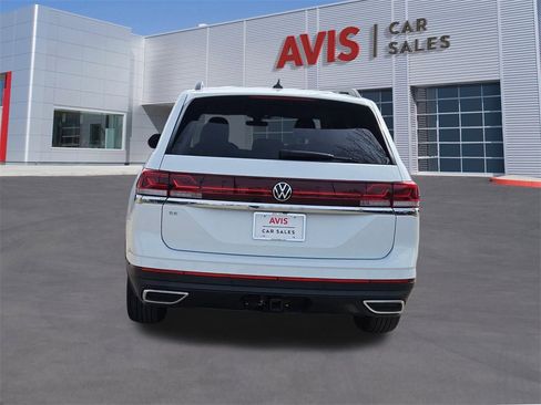 Used 2025 Volkswagen Atlas SE image 5
