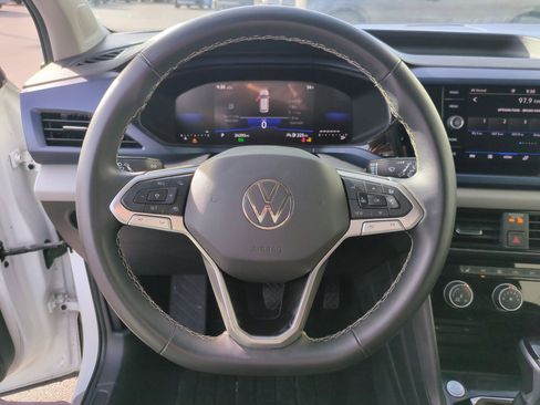 Used 2023 Volkswagen Taos SE AWD/4WD image 16