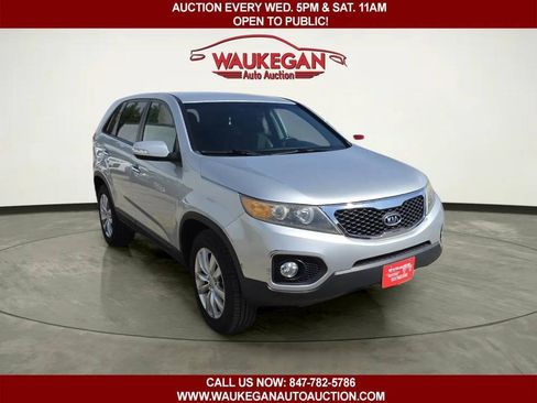 Used 2011 Kia Sorento EX FWD image 2