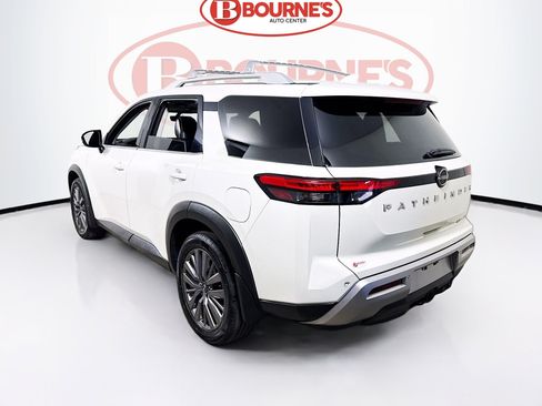 Used 2023 Nissan Pathfinder SL w/ SL Premium Package AWD/4WD image 10