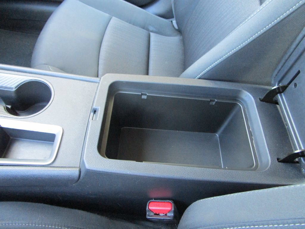 Used 2025 Nissan Altima 2.5 SV FWD image 40