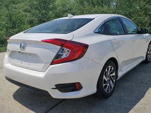 Used 2018 Honda Civic EX image 2
