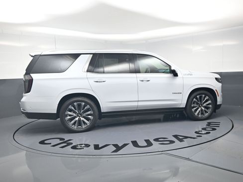 Used 2026 Chevrolet Tahoe High Country AWD/4WD image 10