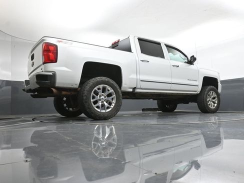 Used 2017 Chevrolet Silverado 1500 LTZ Z71 w/ LTZ Plus Package AWD/4WD image 41