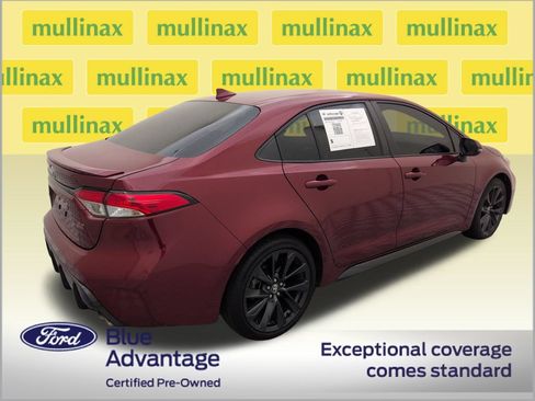 Used 2024 Toyota Corolla SE FWD image 3