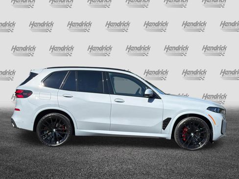 Used 2024 BMW X5 xDrive40i w/ M Sport Package AWD/4WD image 3
