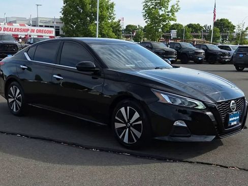 Used 2022 Nissan Altima 2.5 SV FWD image 2