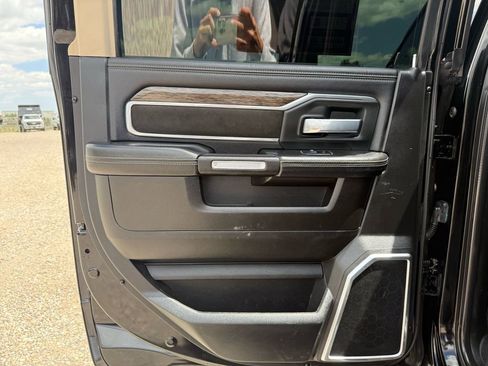 Used 2019 RAM 2500 Laramie AWD/4WD image 25