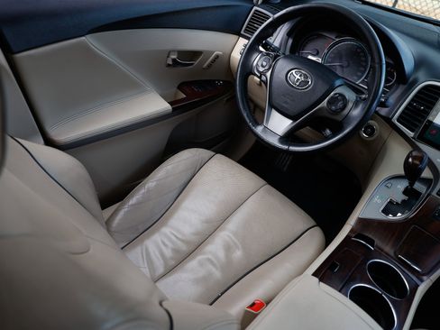 Used 2015 Toyota Venza XLE image 25