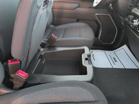 New 2025 GMC Sierra 1500 SLE image 15