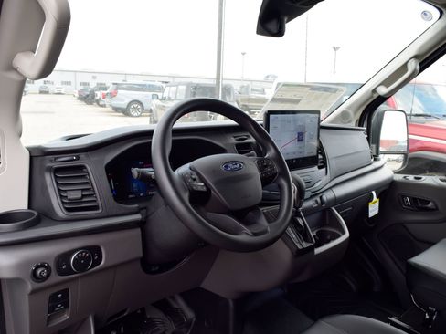 New 2026 Ford Transit 150 148 Medium Roof AWD image 17