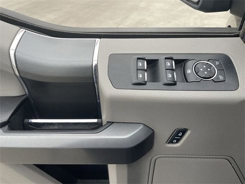 Used 2018 Ford F150 XLT w/ Equipment Group 302A Luxury image 21