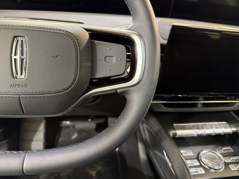 New 2026 Lincoln Nautilus Premier image 15