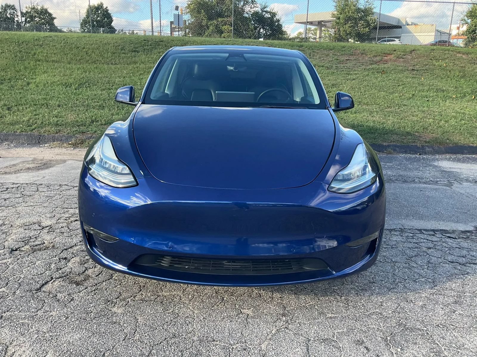 Used 2022 Tesla Model Y Long Range AWD/4WD image 3