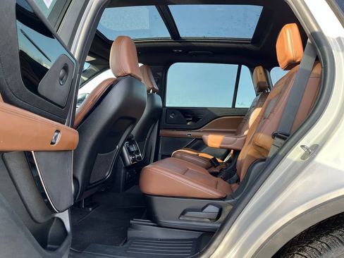 Used 2023 Lincoln Aviator Reserve image 29