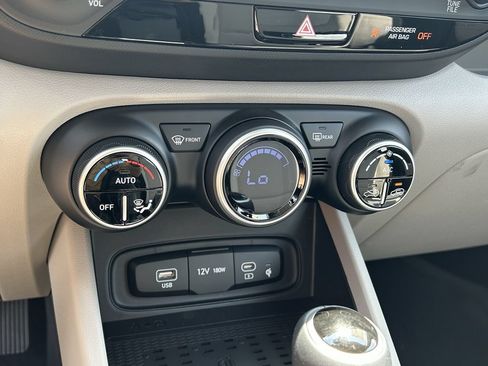 New 2026 Hyundai Venue SEL FWD image 27