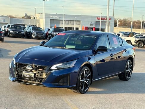 Certified 2024 Nissan Altima 2.5 SR w/ SR Premium Package image 3