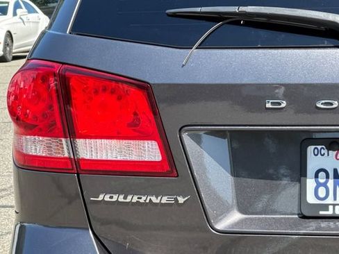 Used 2019 Dodge Journey SE w/ Blacktop Package FWD image 48