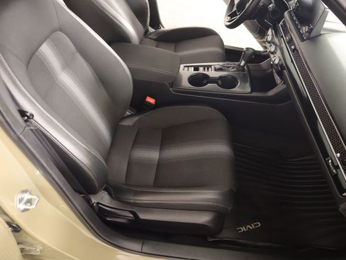 Used 2025 Honda Civic Sport image 13