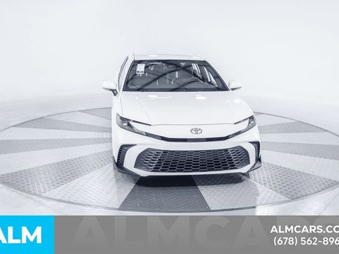 Used 2025 Toyota Camry SE image 15