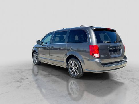Used 2017 Dodge Grand Caravan SXT FWD image 4
