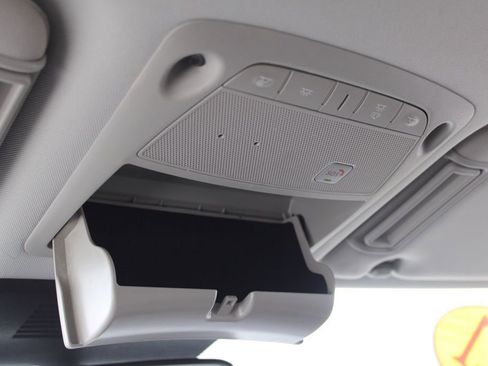 Used 2021 Nissan Armada SV image 47